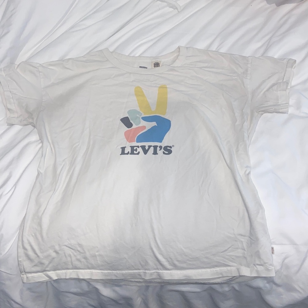 Levi’s tshirt